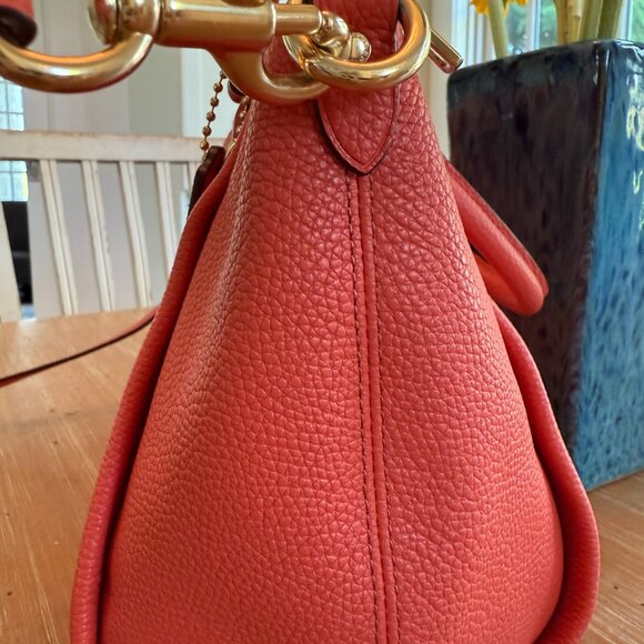 Stunning Coach Elise coral satchel - Picture 4 of 11